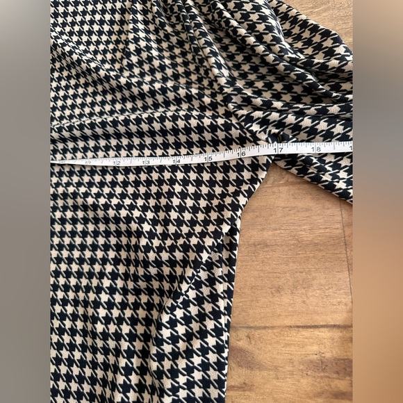 Academia RW&CO. Houndstooth Long Sleeve Blouse | Preppy Office Chic Minimalist - Picture 5 of 6